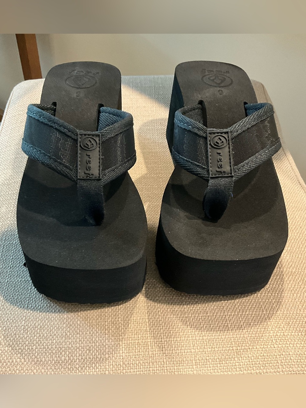 Reef Black Platform Thong Sandals - Like New - Size 6
